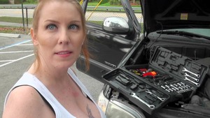 MILF Hunter: Desiree dick sucking