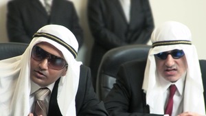 TeensLikeItBig: Petite Jennifer White really likes fingering